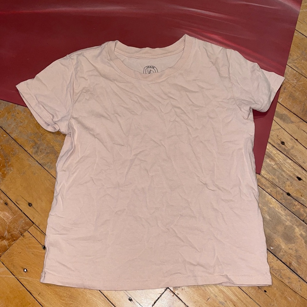 pink short sleeve shirt